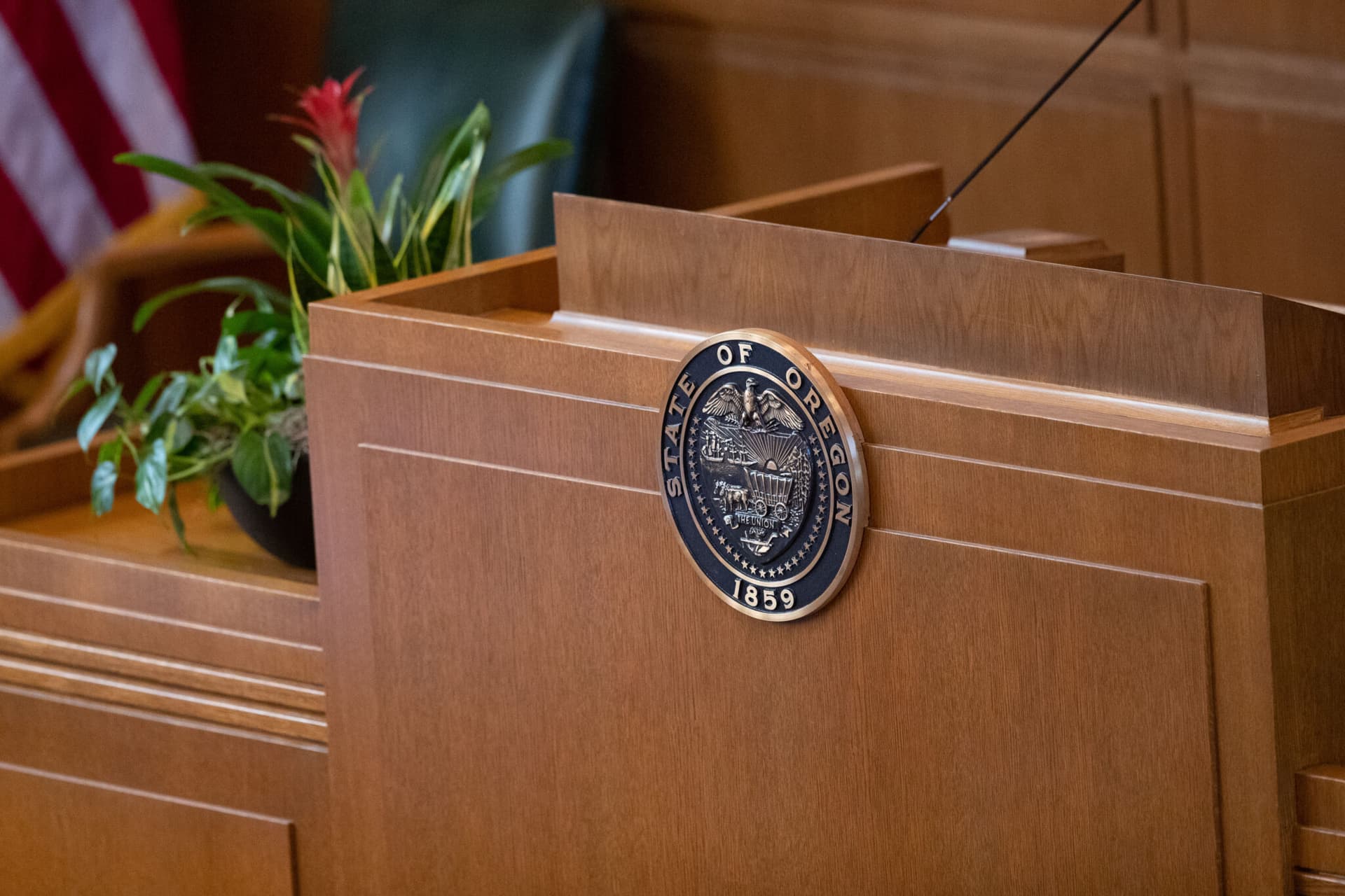 Oregon Newspapers Urge Gov. Kotek to Veto Public Meetings Bill