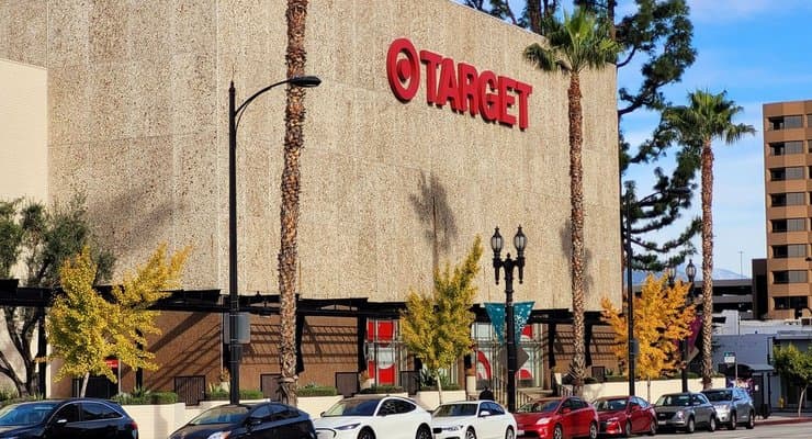 Faith groups stage Palm‑Sunday hymn‑singing protest at downtown Pasadena Target over DEI rollback and ICE concerns