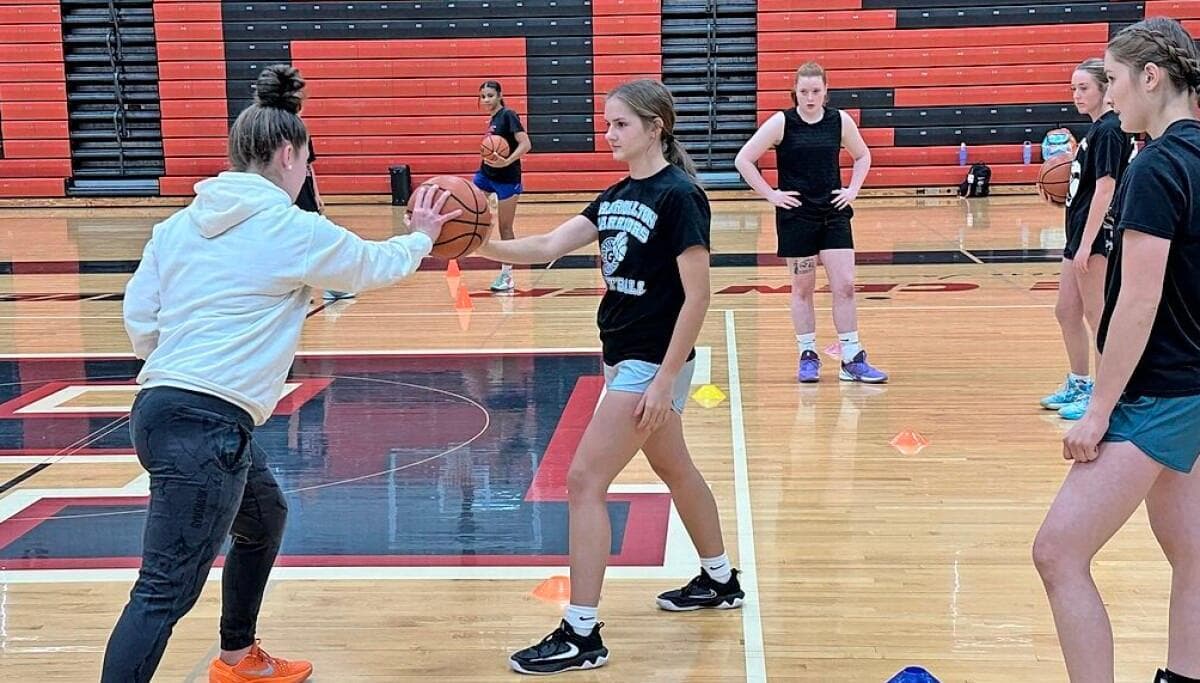 Berlin clinic builds basketball skills and community transformation