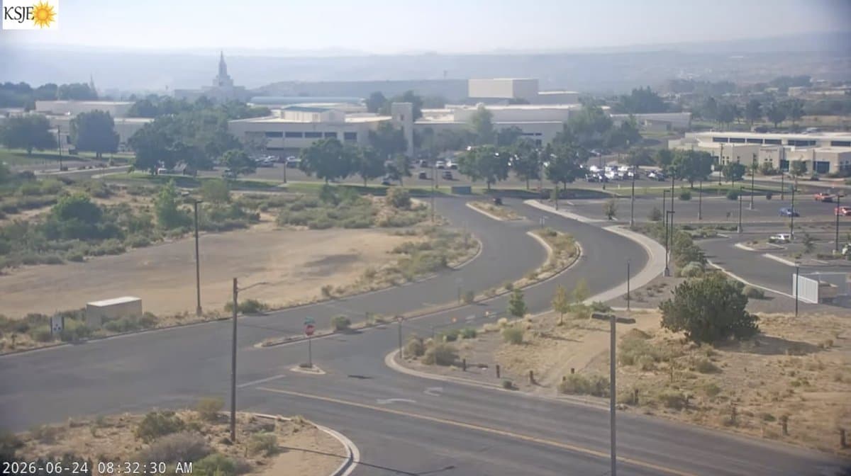 Smoke from Utah’s Cottonwood Fire blankets Farmington Wednesday morning