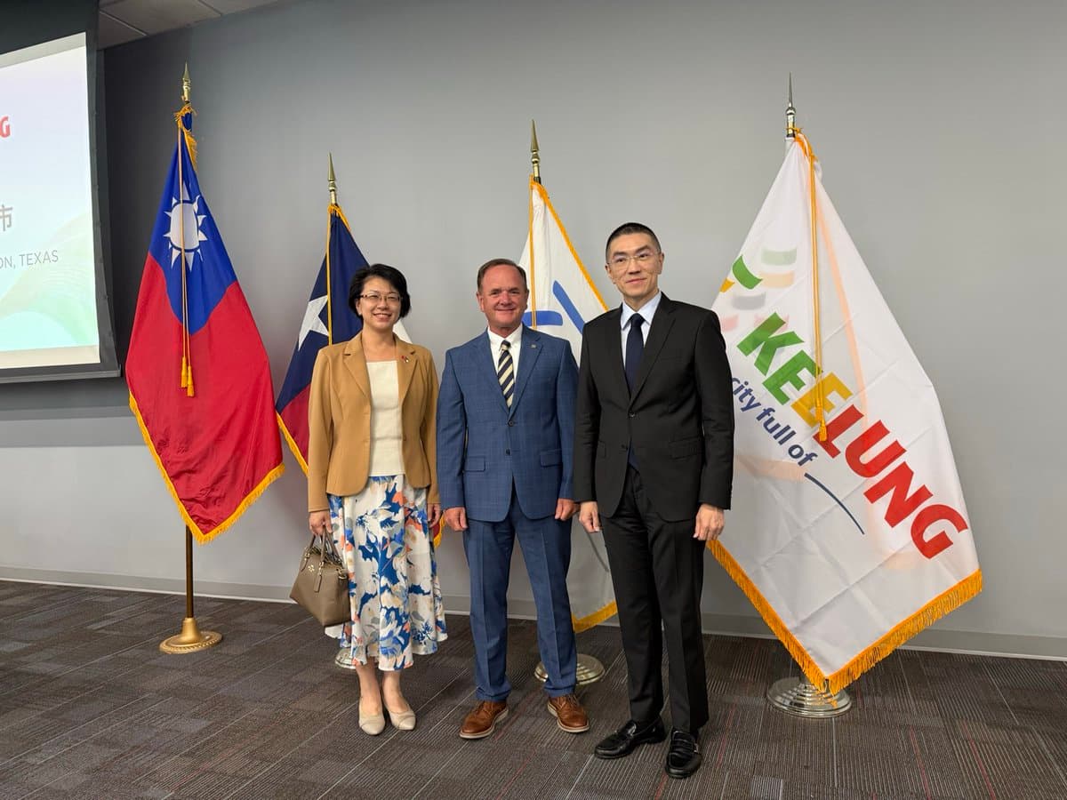 Richardson signs Friendship City pact with Taiwan's Keelung