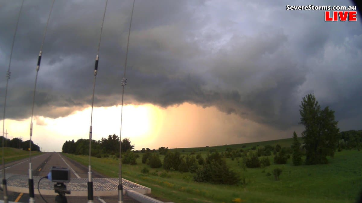 Severe thunderstorms threaten Fergus Falls with damaging wind and hail