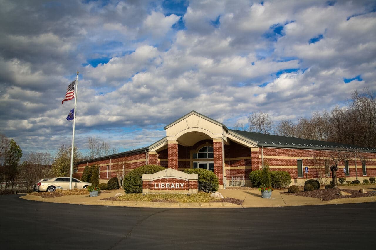 Tell City Library Hosts Glow Party for Perry County Children