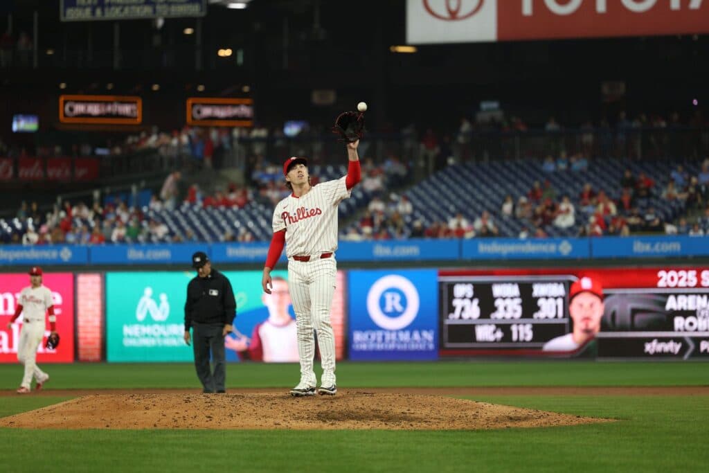 Phillies Re-Sign RHP Daniel Robert to Minor-League Deal, Spring-Training Invite