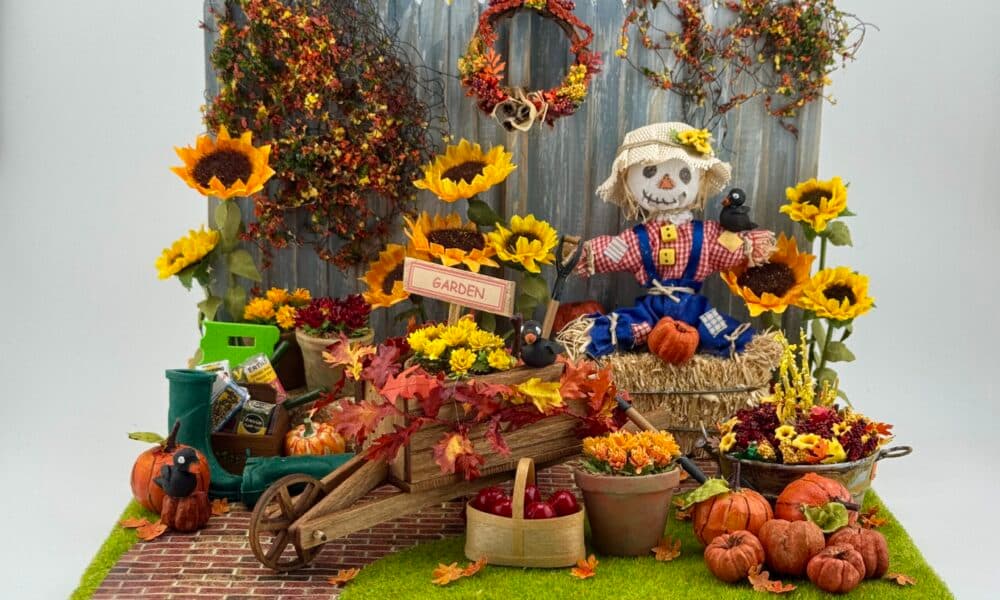 Small World Miniature Club Brings 47th Annual Show to New Glendale Location