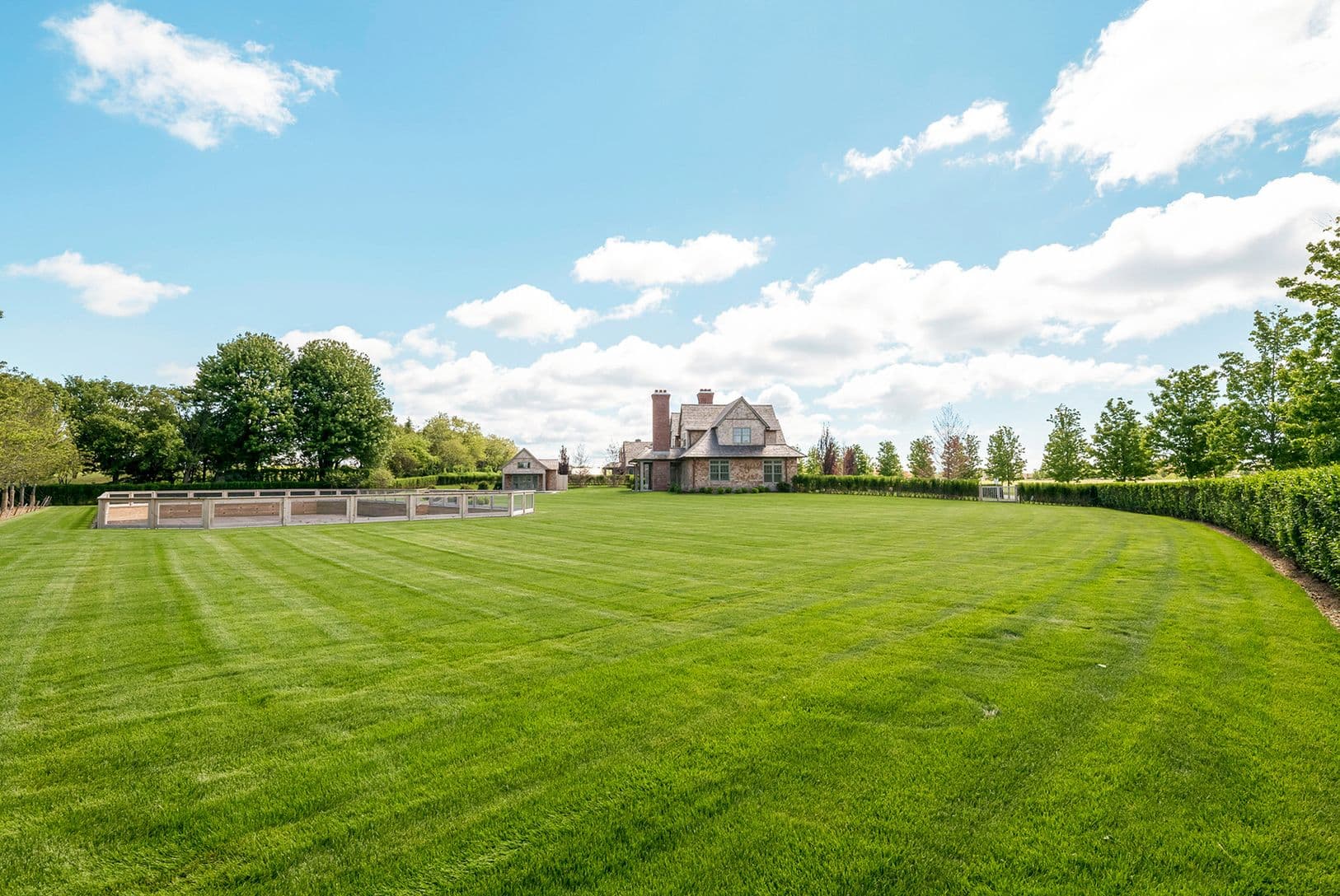 Bridgehampton Estate Rental Sells Summer Luxury With Private Tennis Court