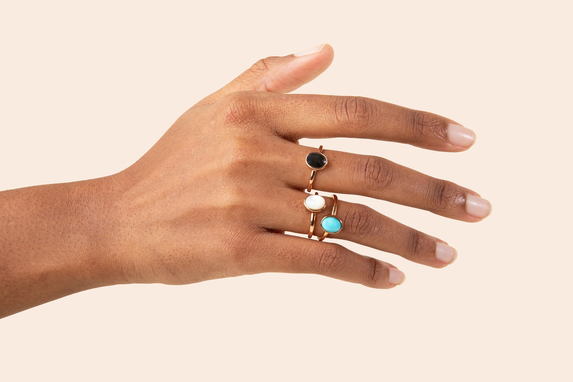 Las Vegas show cycle spotlights mixed-metal layering and stackable rings
