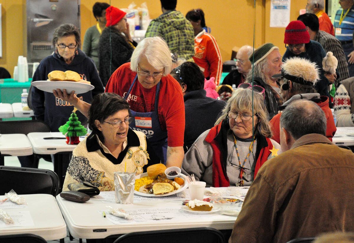 Pahrump Hosts Free Community Christmas Eve Dinner, Neighbors Gather