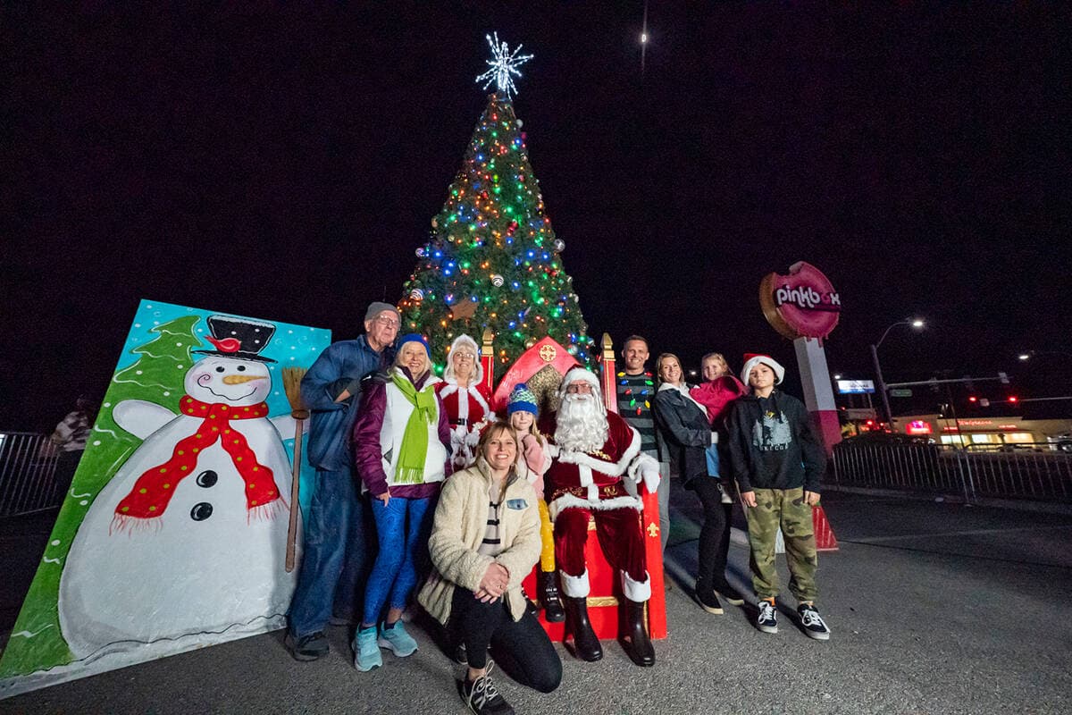 Thousands Gather in Pahrump for Community Christmas Tree Lighting