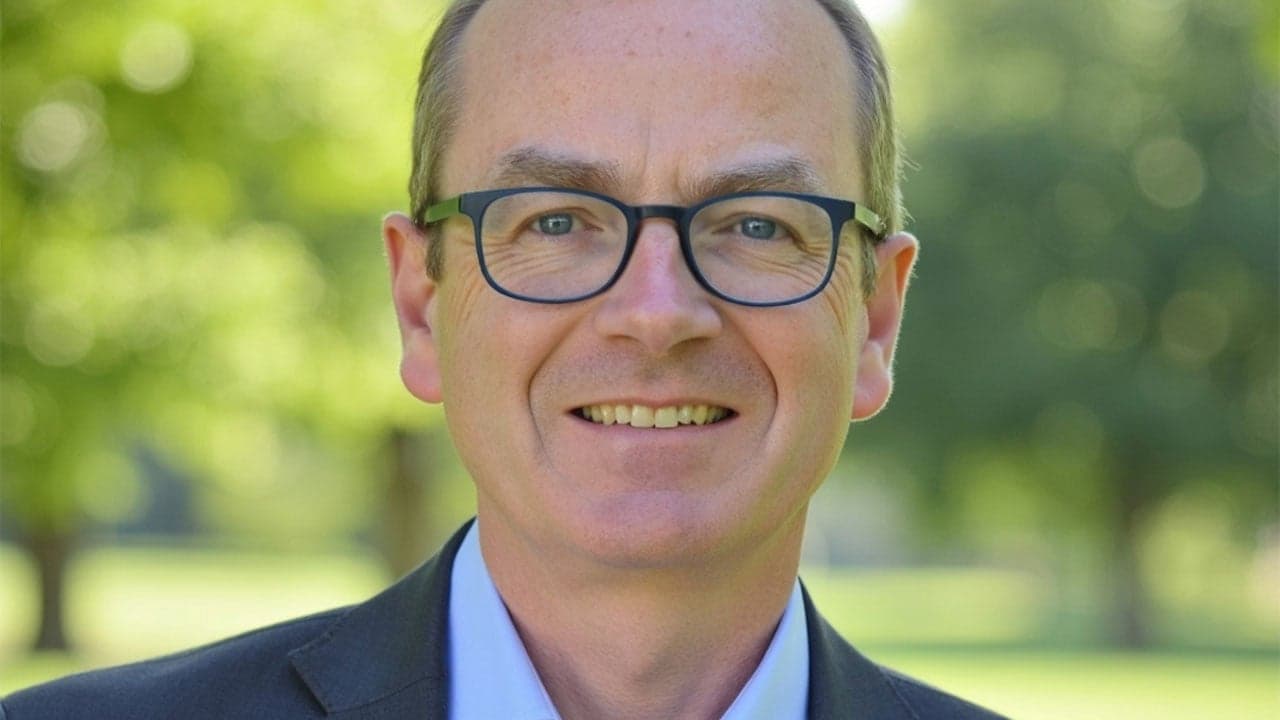 GIA Names John Cowley CFO, Expands Global Education With Taiwan Campus