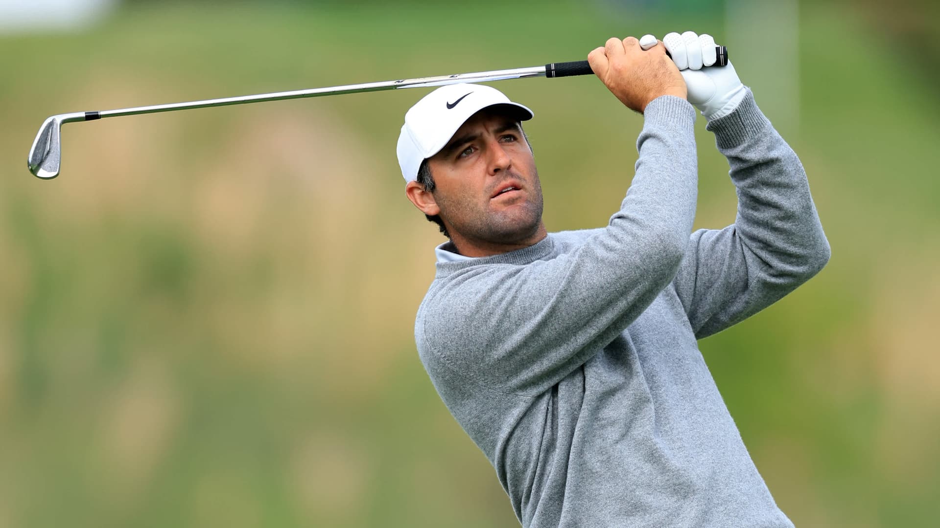 Scheffler hangs on as McNealy, Smalley lead PGA Championship at Aronimink