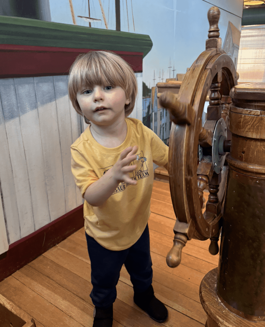 Providence Children’s Museum adds Rhode Island Parrot Rescue to vacation week