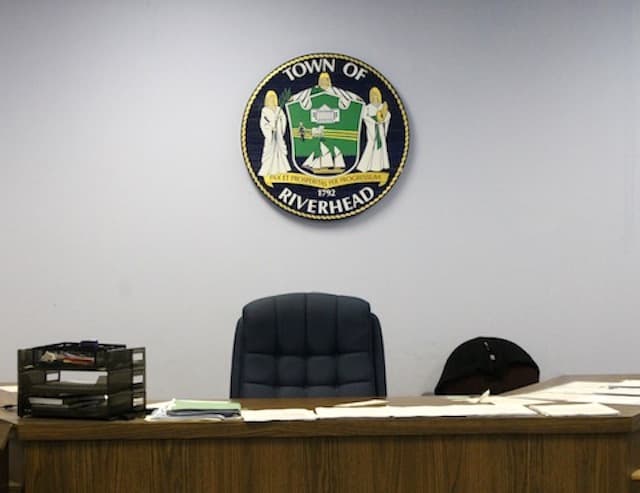 Manorville Pet Dealer Faces 23 Animal Neglect Charges at Puppy Business