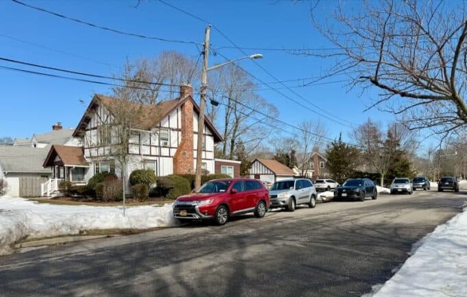 Riverhead Neighbors Push Back on Northern Parkway Parking, Town Considers Safety Changes