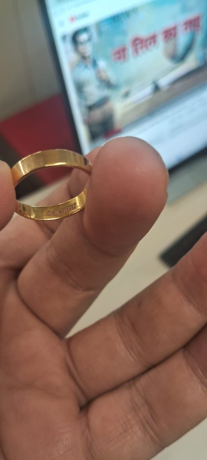 How to Authenticate Gold Jewelry Before Buying or Selling It