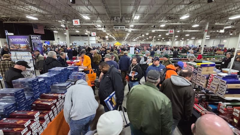 ScaleTrains unveils DC/DCC-ready silent Wabtec locomotives, new Trinity RD-6 hoppers