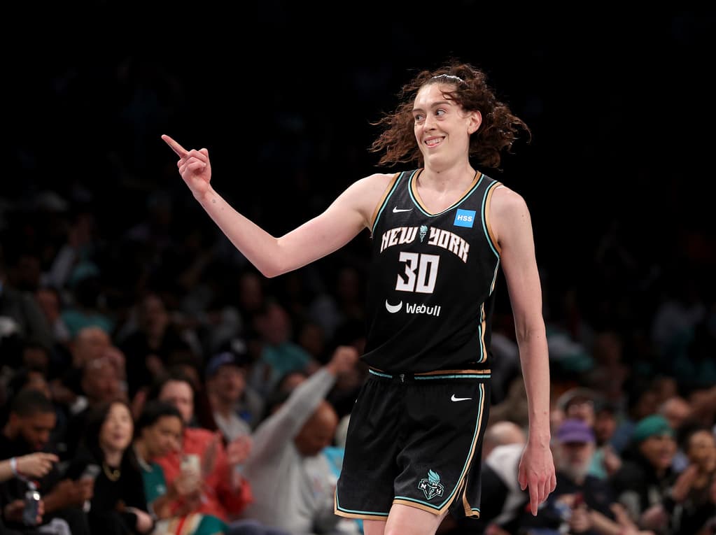 Breanna Stewart Battling Through MCL Sprain, Eyes Winner-Take-All Game