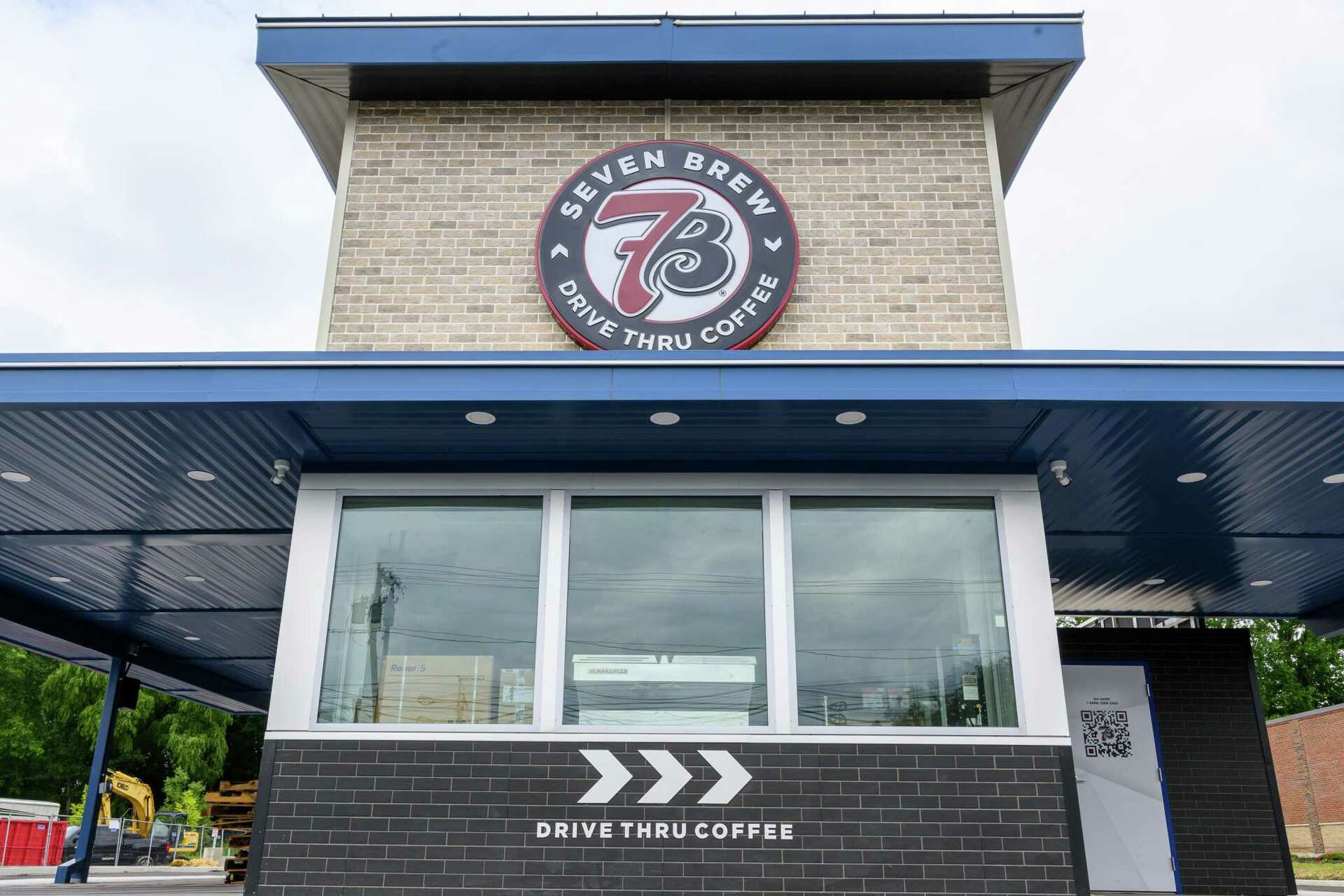 Drive-Thru Coffee Boom: 7 Brew Expands to 500+ Locations