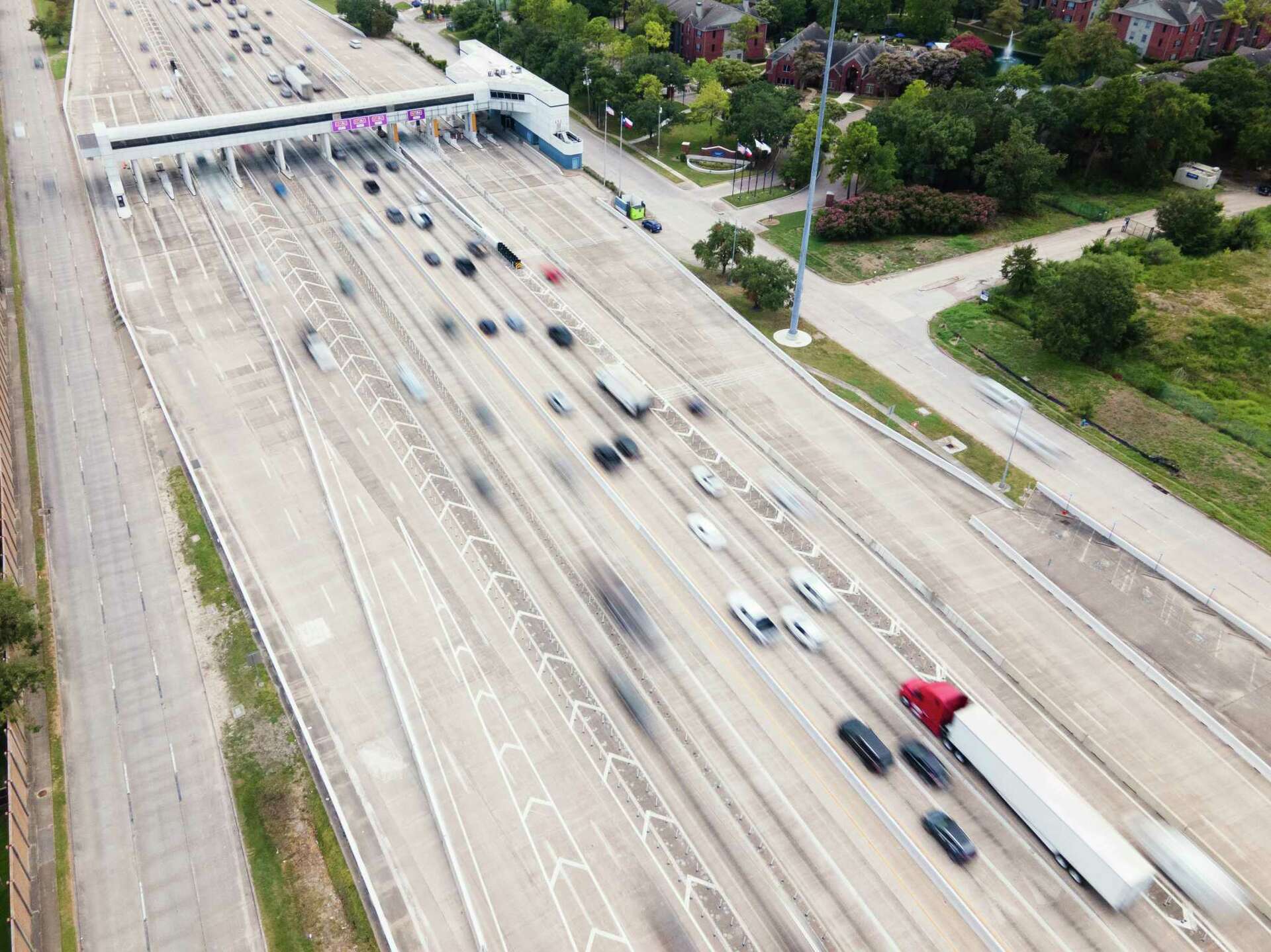 HCTRA warns of overnight closure on Northeast Sam Houston Tollway