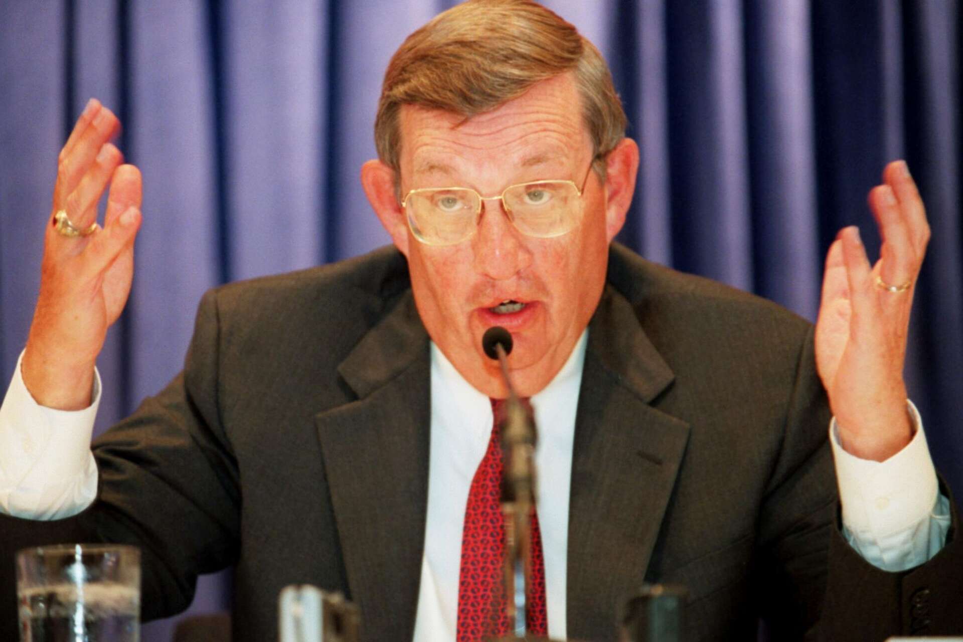 Lee Raymond, ExxonMobil architect and climate skeptic, dies at 87