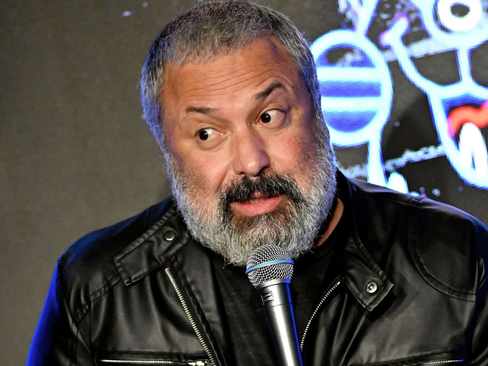 Comedian sues after claiming torture in San Mateo County jail