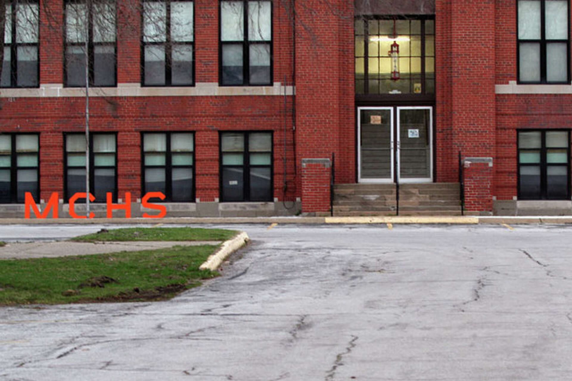 Juvenile arrested after reported break-in at Meredosia school