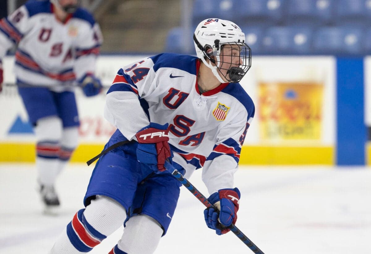 Bruins prospect James Hagens to represent USA at world championship