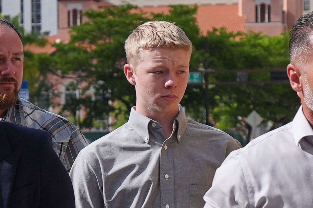 Judge lets teen accused of killing stepsister on cruise remain free