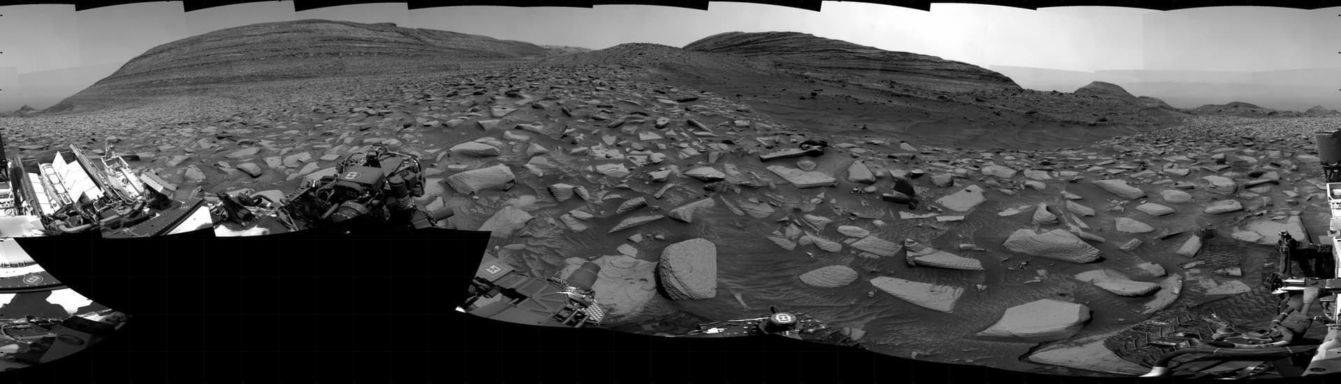 Curiosity Captures Stunning 360-Degree Panorama of Gale Crater on Mars