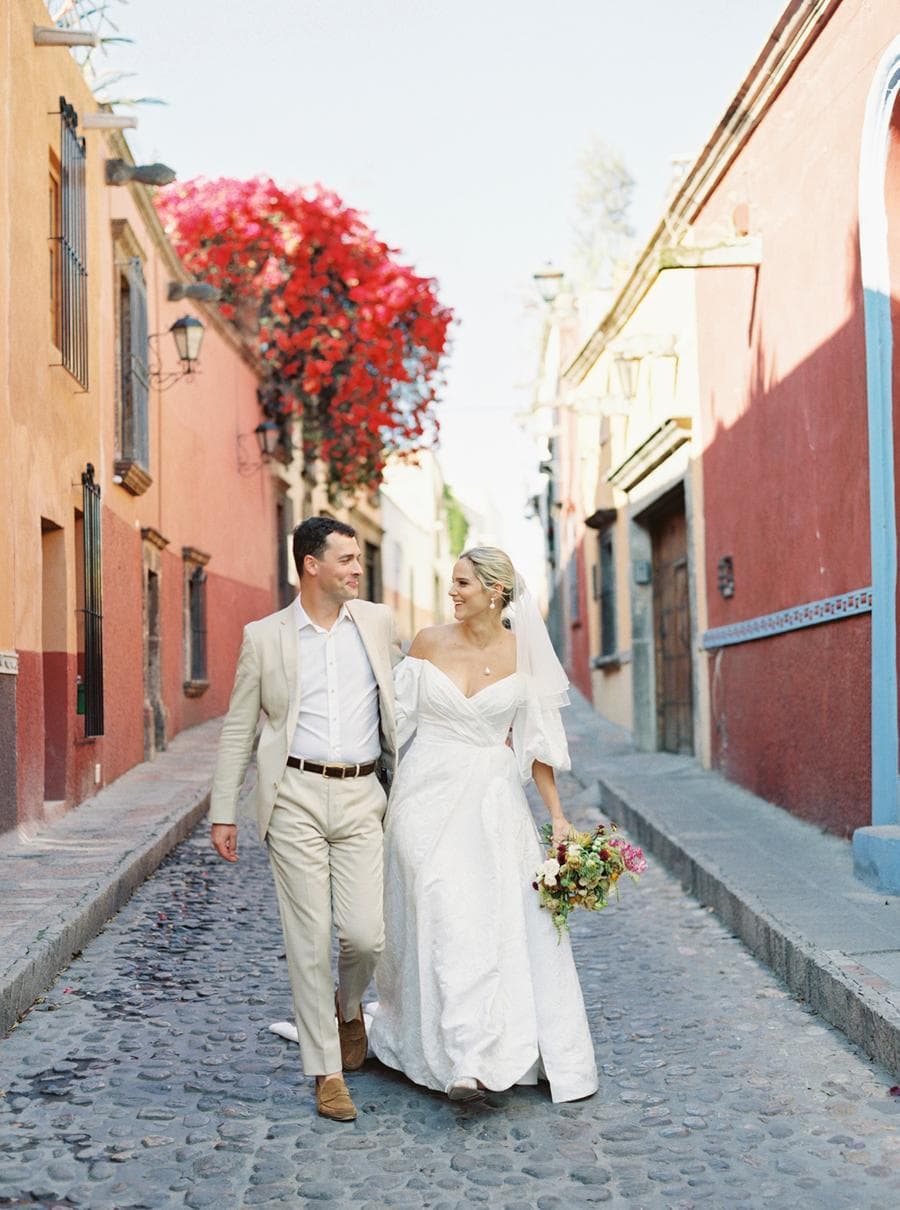 A heartfelt San Miguel de Allende wedding after hurricane disruption