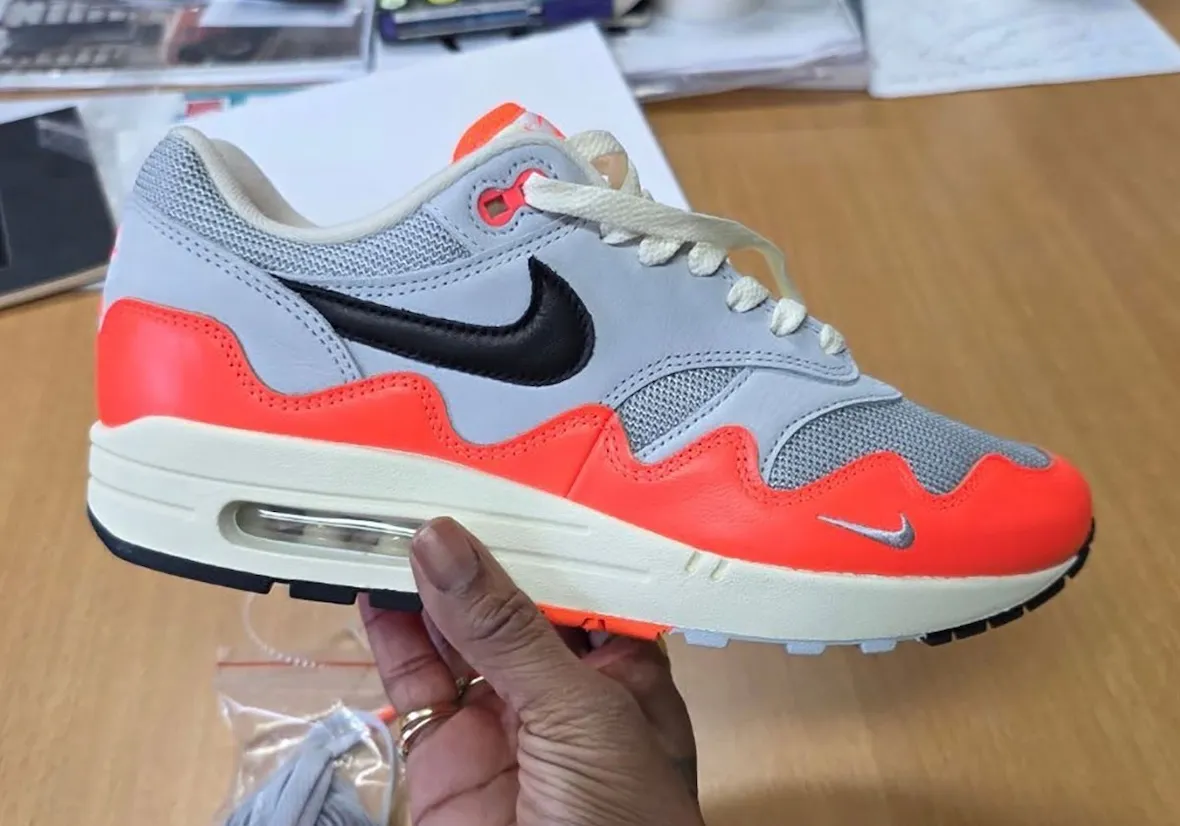 Patta x Nike Air Max 1 Waves Debuts Hyper Crimson Wavy Mudguard