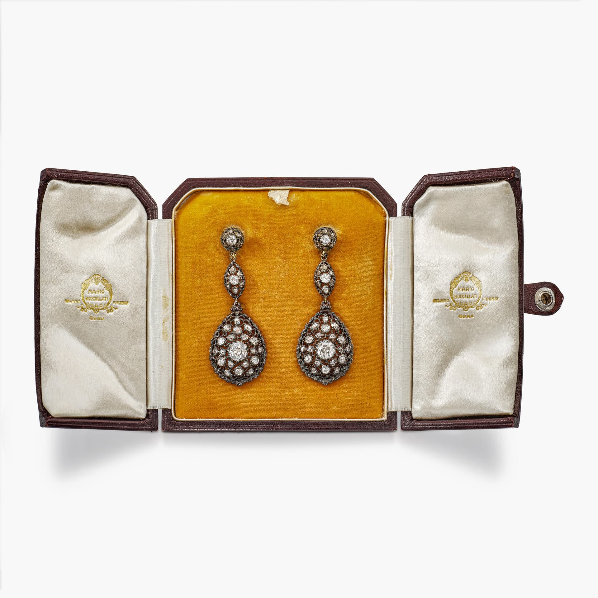 Buccellati's Century of Hand-Engraving Redefines Personalized Jewelry Through Craft