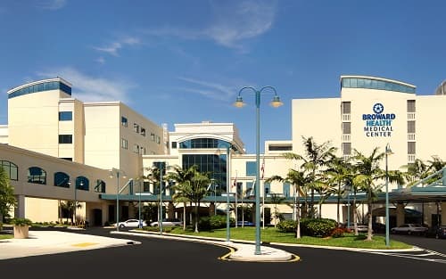 Man rushed to hospital after early morning stabbing in Fort Lauderdale