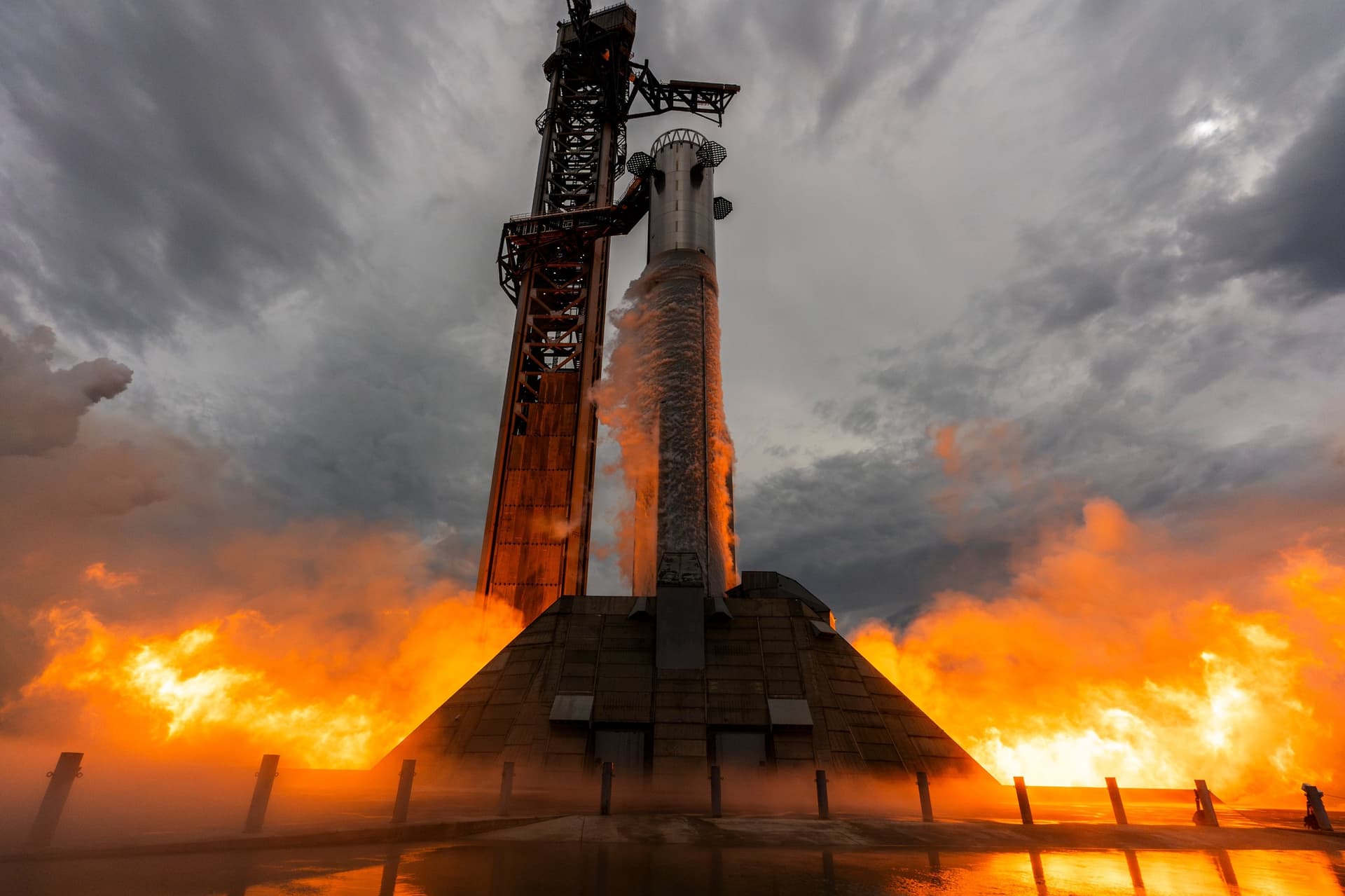 SpaceX readies Starship test flight to deploy 20 Starlink V3 satellites