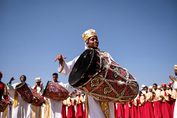 Royal Coffee Exhibit Highlights Origin Photography, Supports Women's Health Nonprofit