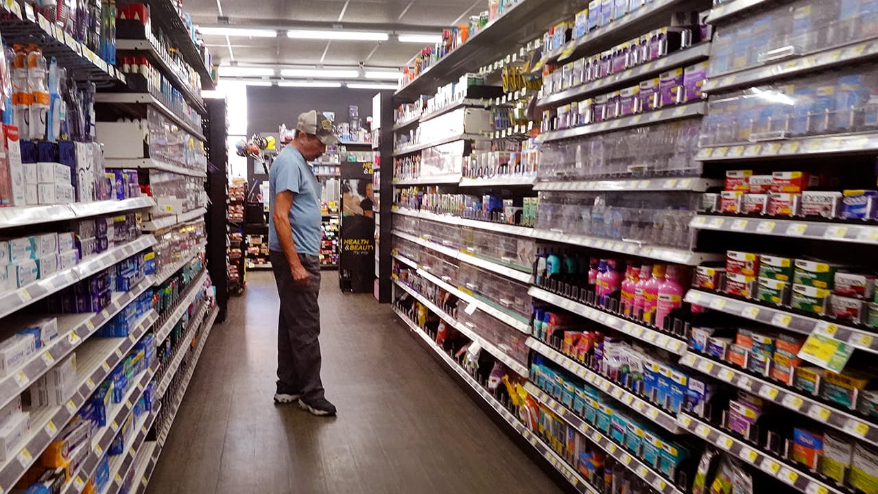 Kohl's signals budget-strained shoppers still chasing value, a cue for Dollar General