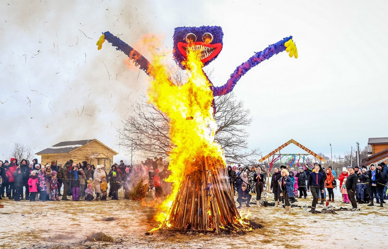 Giant Labubu Effigy Burned at Argamach Park During Maslenitsa in Western Russia