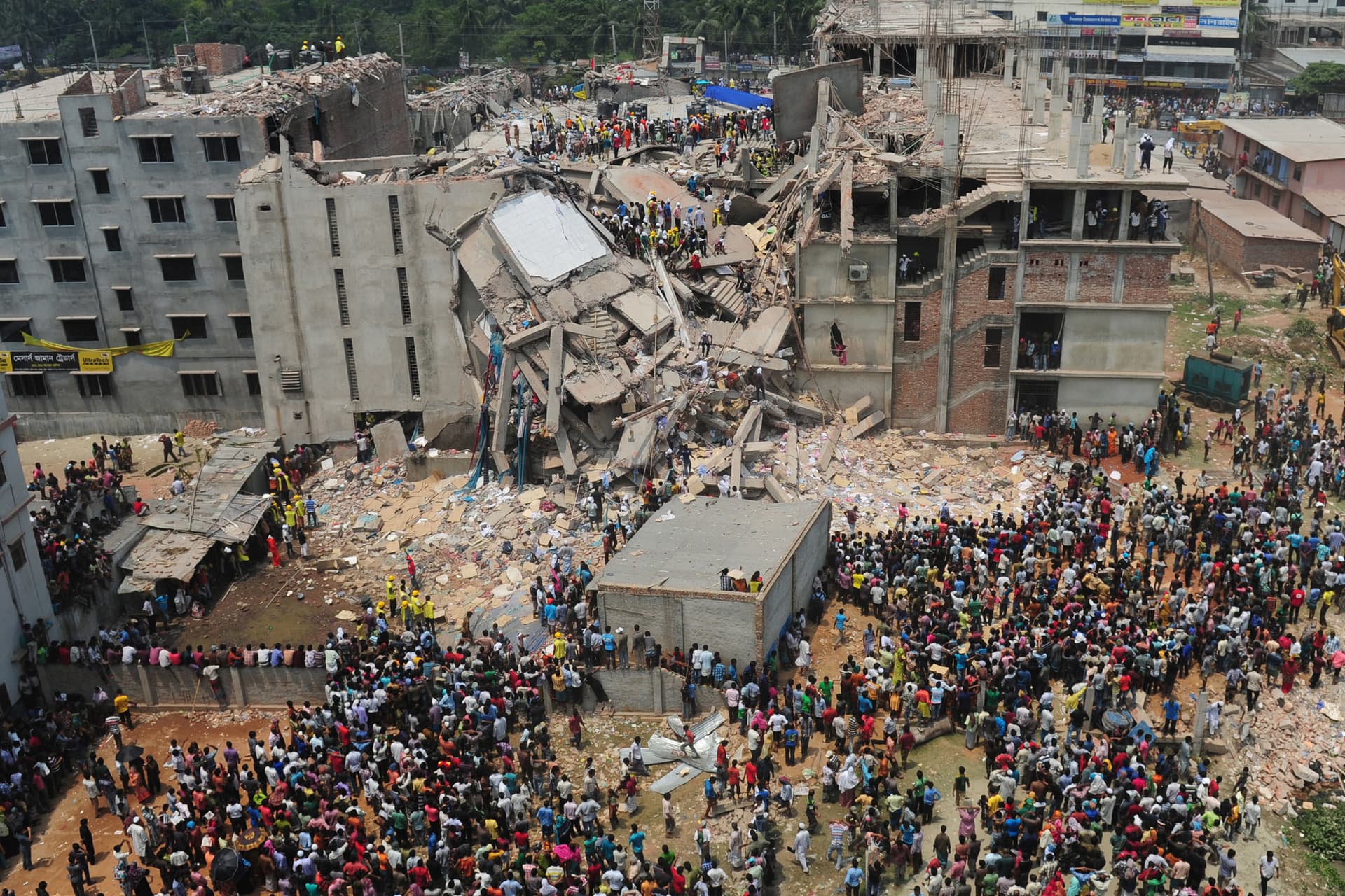 Fast Fashion's Hidden Cost: Pollution, Exploitation, and Rana Plaza's Legacy