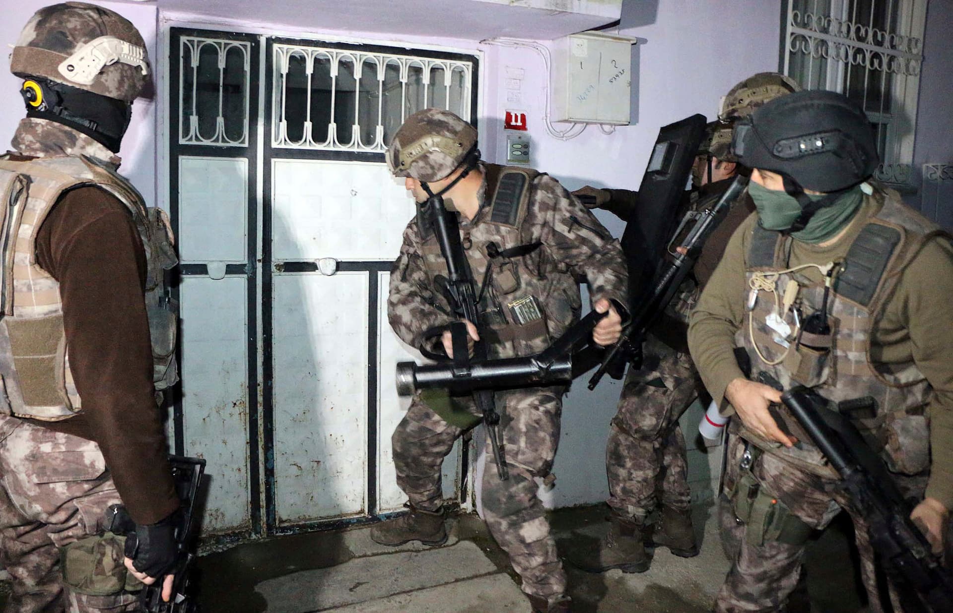 Turkey Detains 125 Suspected Islamic State Members in Nationwide Raids