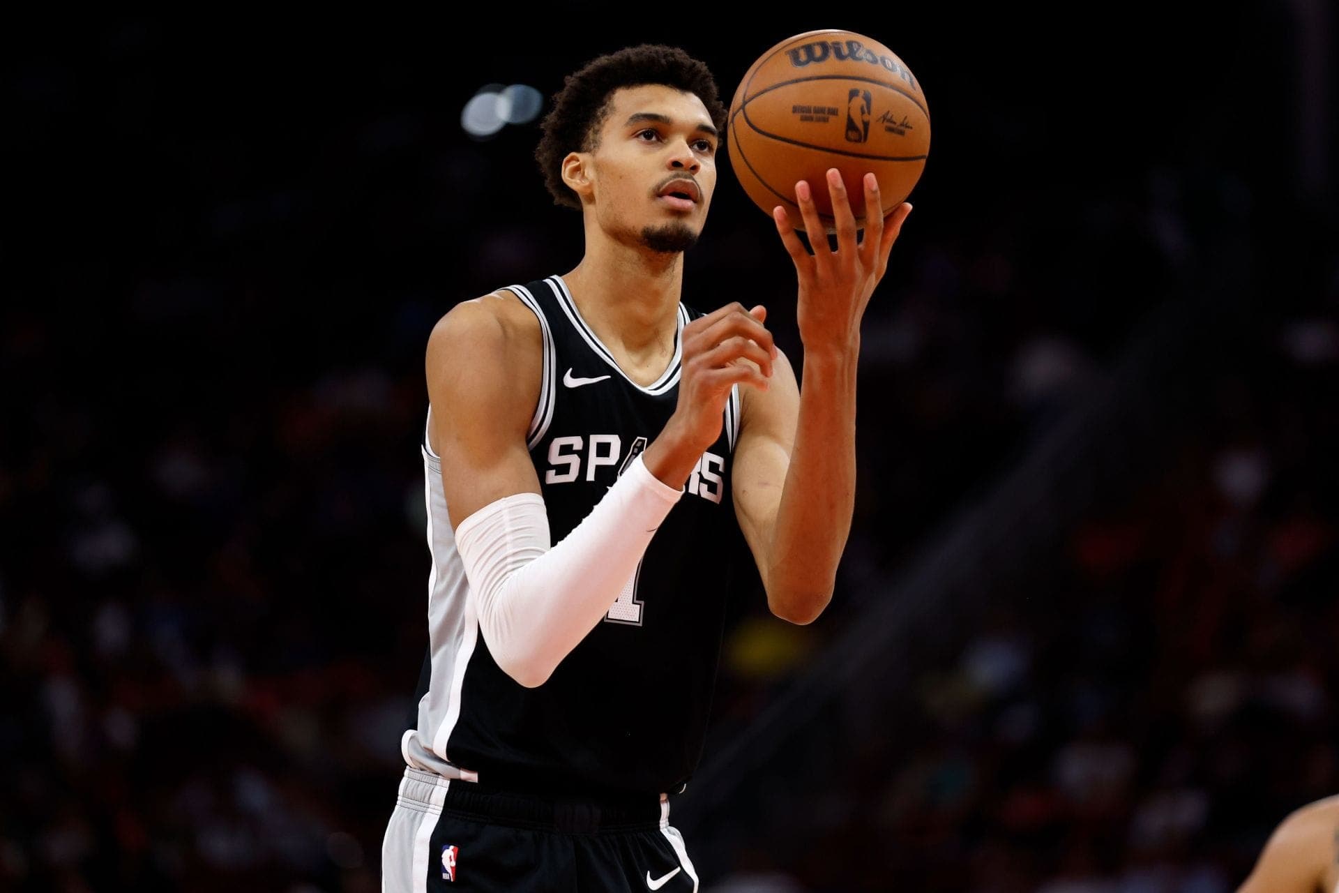 Wembanyama Returns, Spurs Beat Thunder to Reach NBA Cup Final