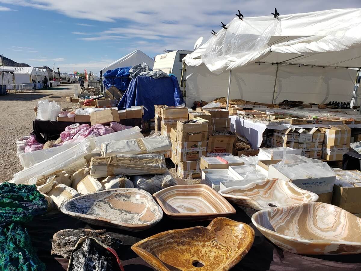 Quartzsite Gem and Mineral Shows Draw Winter Crowds with Dates, Local Tips