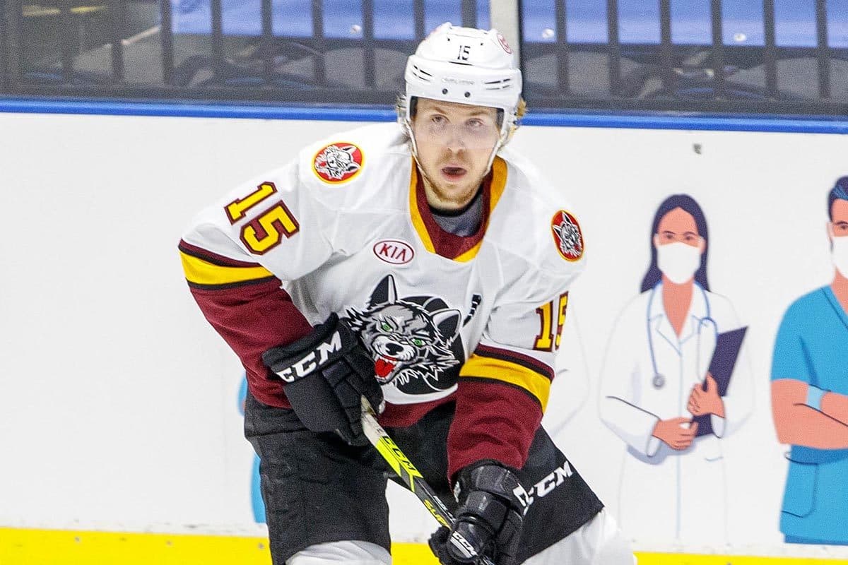Pitlick Shootout Winner Lifts IceHogs Past Wolves 6-5