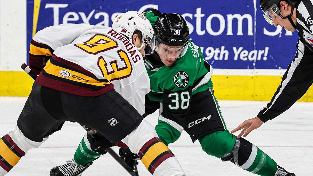 Shlaine lifts Stars past Wolves 2-0 in Central Division opener