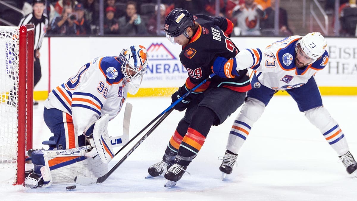 DiVincentiis shines as Moose force decisive Game 3 against Milwaukee