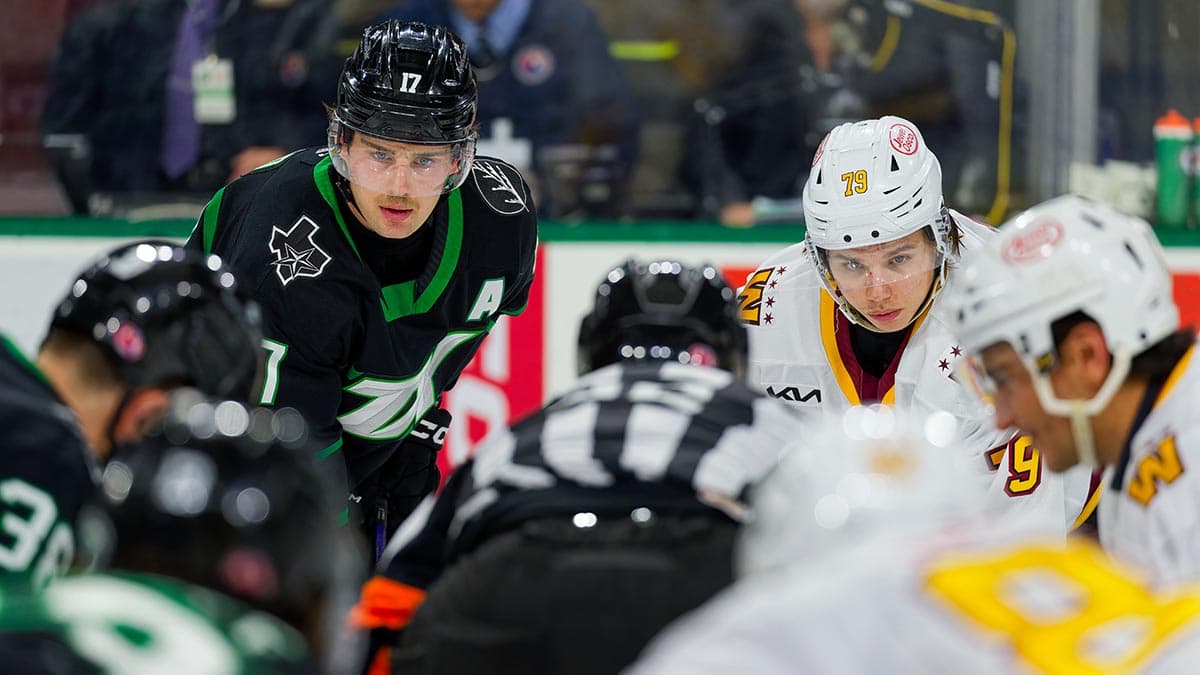 Chicago, Texas open Central Division semifinal with momentum and familiarity