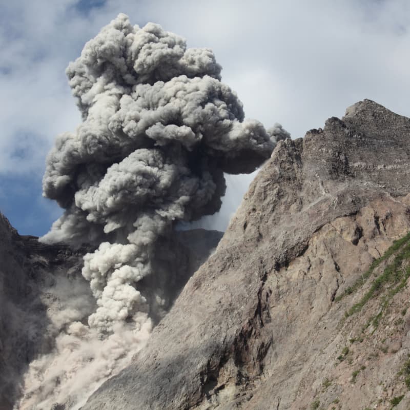 Ash Clouds Force Flight Warnings Across Red Sea, Arabia and South Asia