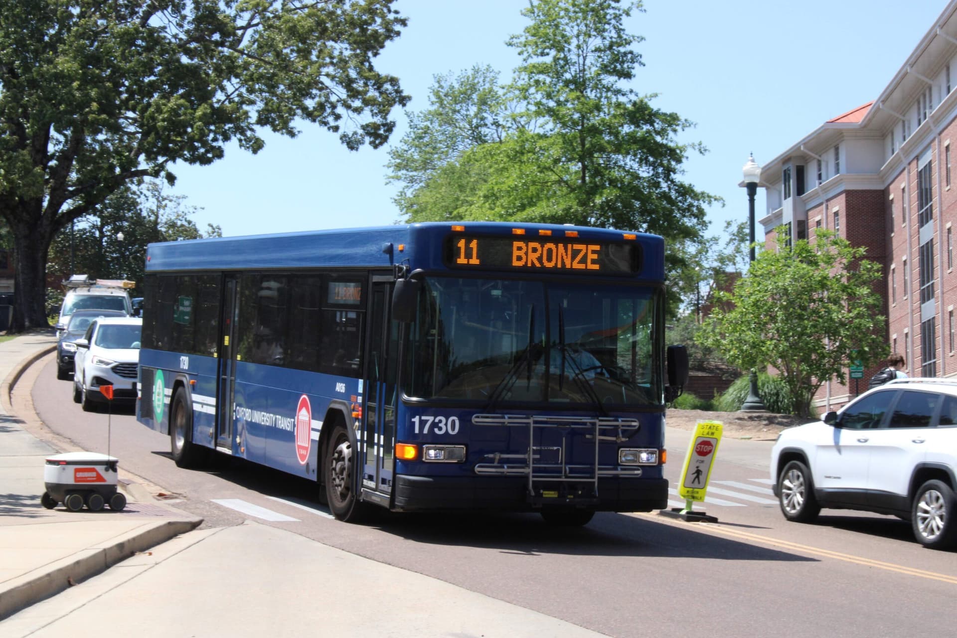 Students frustrated as Oxford transit tracking glitches continue amid system switch