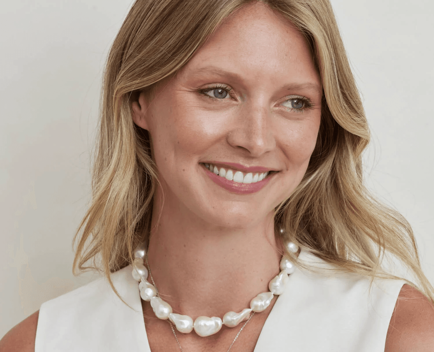 How to Choose a Pearl Necklace: Varieties, Quality, and Style Guide
