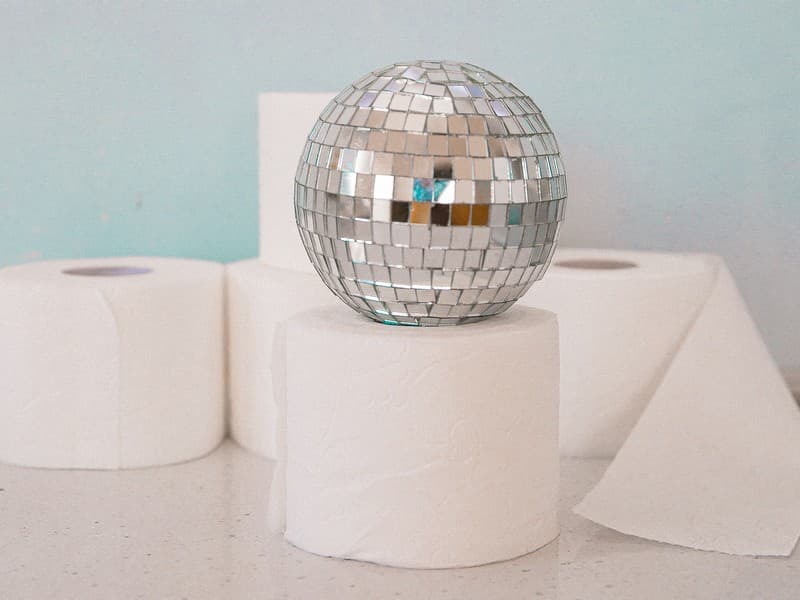 Why Koreans Bring Toilet Paper and Detergent to Housewarmings