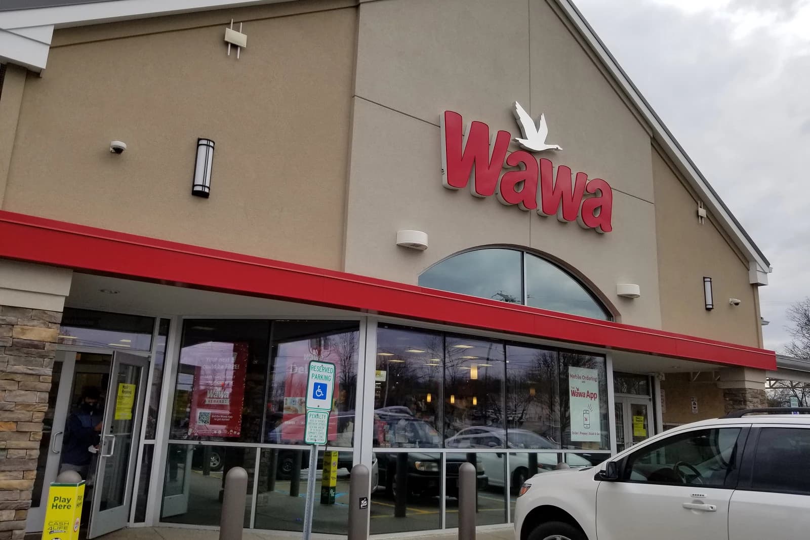 Bridgeton man charged with kidnapping, theft in Wawa carjacking case
